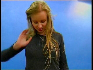 Horny Two really wet MILFs: sunahre baalon vaali kamsin kloj ap vidiyo men apne kooch...