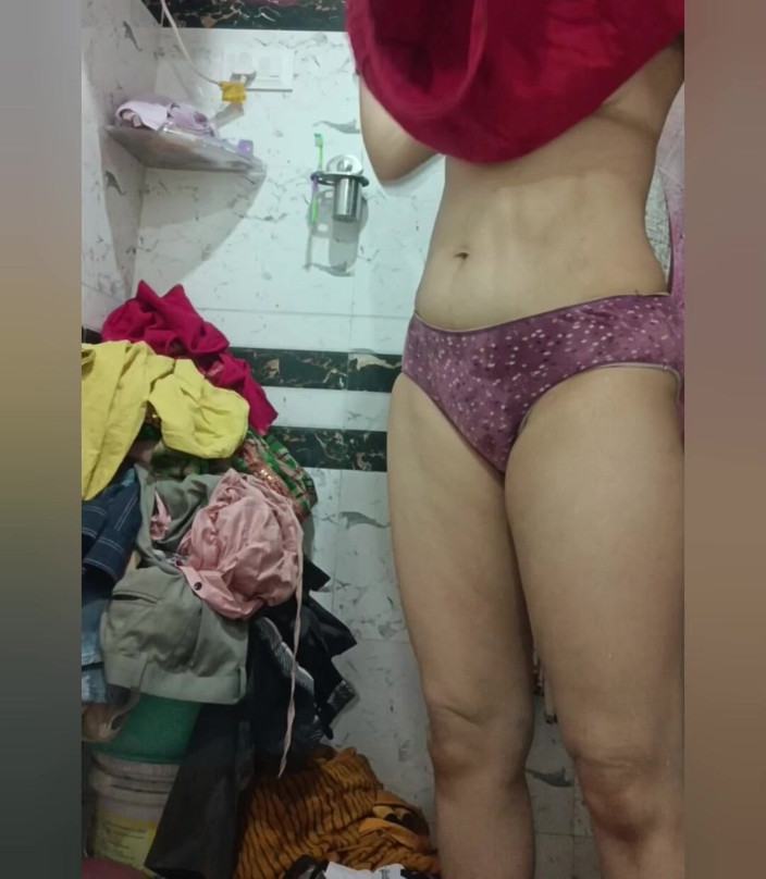 Priyahot77: Priya Bhabi sexy videoshoot