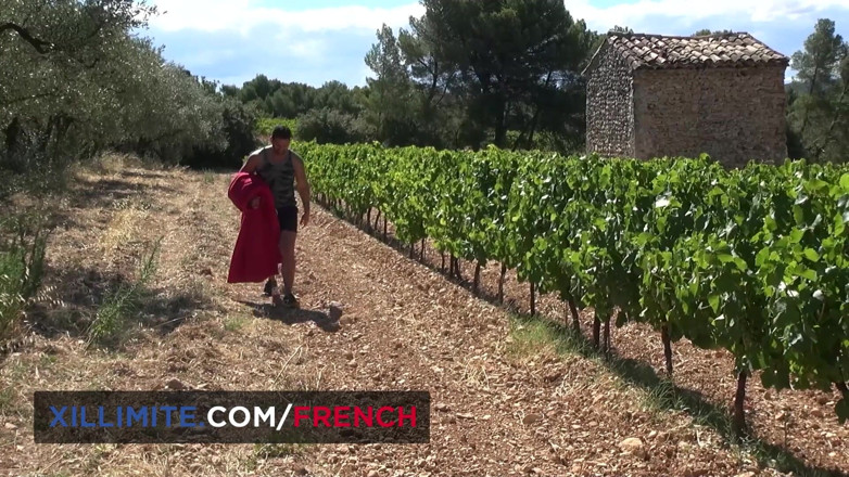 French girls at work: Sodomie dans les vignes avec la plantureuse Rose Valérie