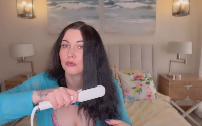 MissFFW: Mlle FFW se redresse les cheveux après les avoir lavées
