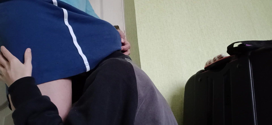 Lesbian-illusion: 레즈라는 사실을 숨기는 두 이웃