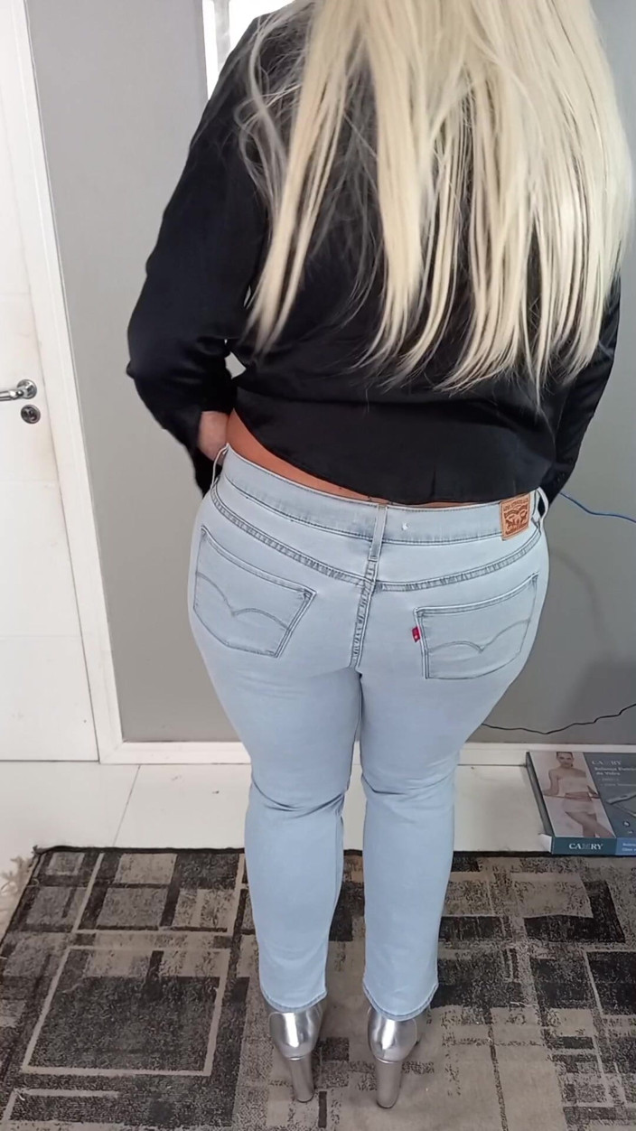 Sexy ass CDzinhafx: Моя большая задница носит микробикини!