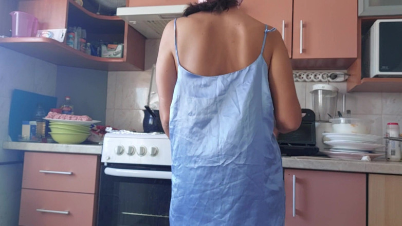 Amateur_MS: Sensual mulher peluda na cozinha