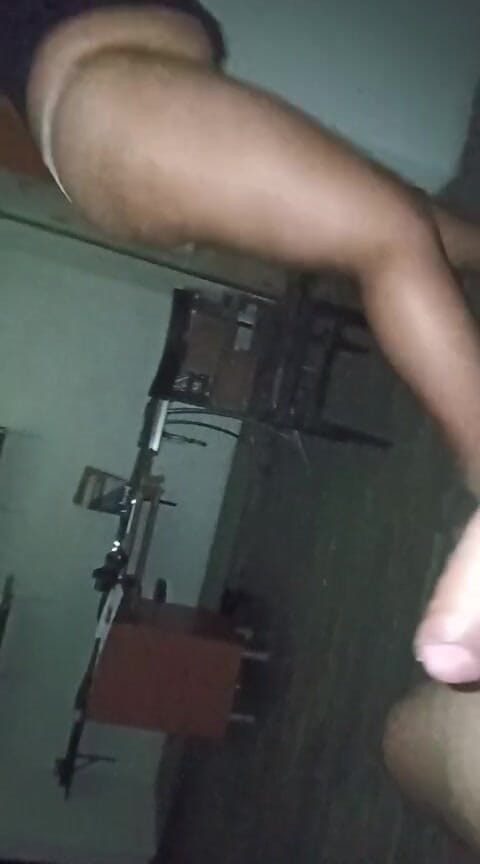 Tio Mc: meri bhatiji apni painti ke saath apni taraph baithi hai