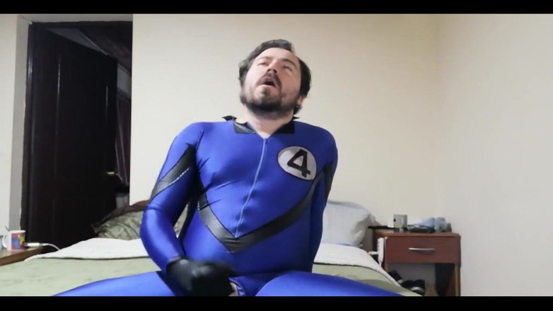 Rokkuman: Cosplay Mister Wanker Versi