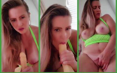Nikki Nevada: Sexy milf Nicki cavalgando seu torso masculino boneca sexual