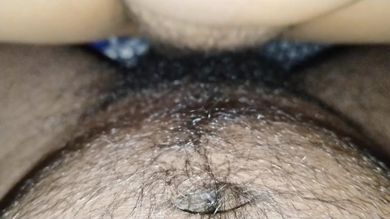 Hubby 23: Une femme desi se fait baiser très large