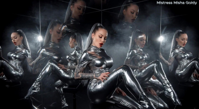 Goddess Misha Goldy: Session de sbires dans Total Darkness