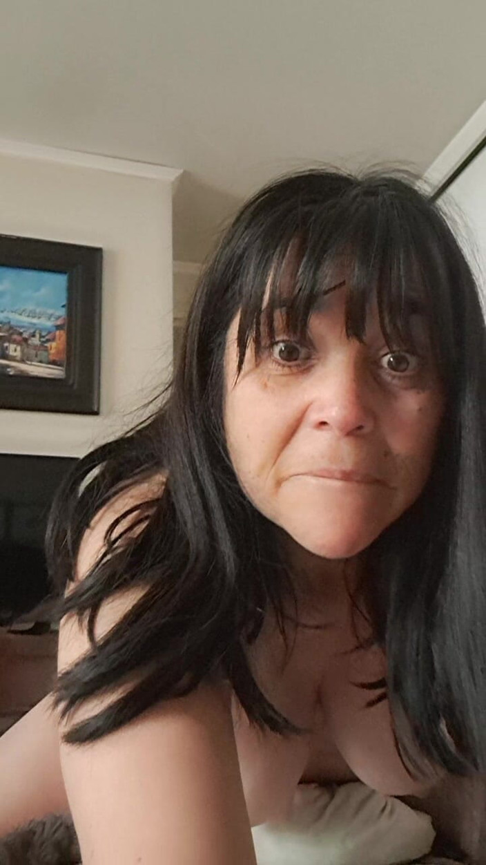 Mommy big hairy pussy: Мілфа, відео від першої особи, секс у позі наїзниці, треться об подушку