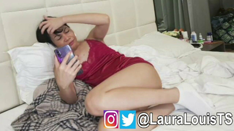 Laura Louis TS: Laura Louis TS stript en houdt zich bezig met wat...