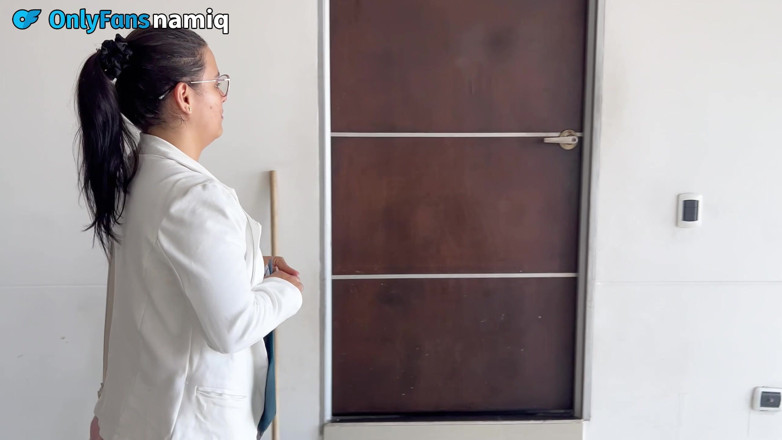 NamiQsein: Orang Real Estat Seksi Mengunjungi Rumah Saya Dan Saya Menidurinya