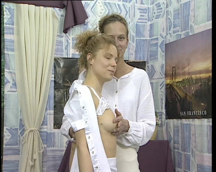 YOUR FIRST PORN: Lesbijka zaczyna się od Evy i Jeany