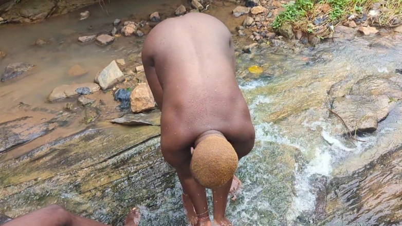 Bigdickmask1: Tetona milf quería una mi polla en el village stream...