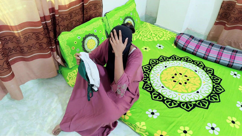 HottyKisku02: hijaab sauteli mammi ne pyari chudaee ke lie apne sautele...