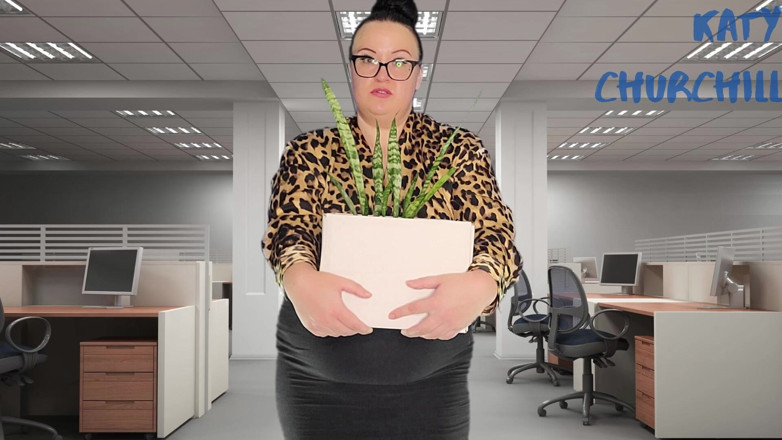 Katy Churchill: Secretaria chupa y folla al jefe para recuperar su trabajo