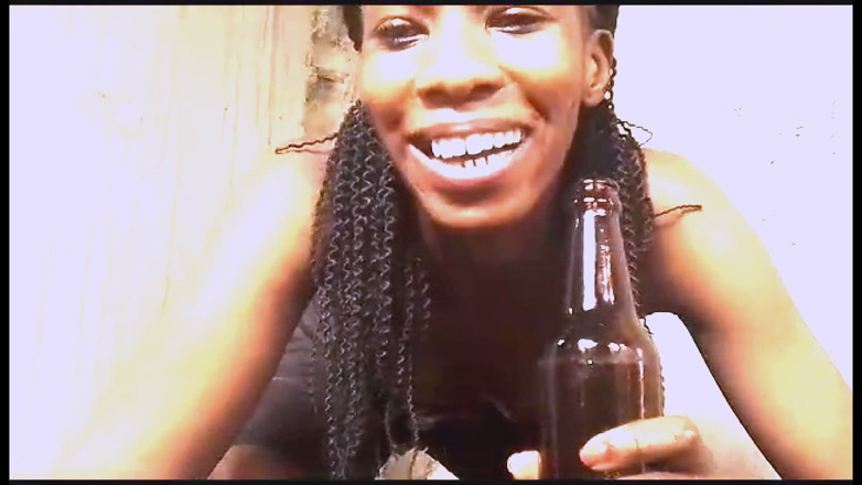 African Beauties: MILf nikkiez flaschenspiel