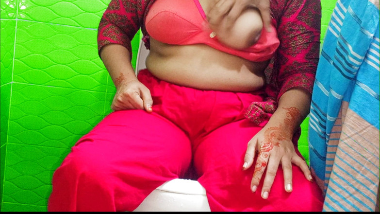 Nadiyabd: Belle-mère bangladaise nouvellement mariée, dirty talk avec son beau-fils, vidéo...