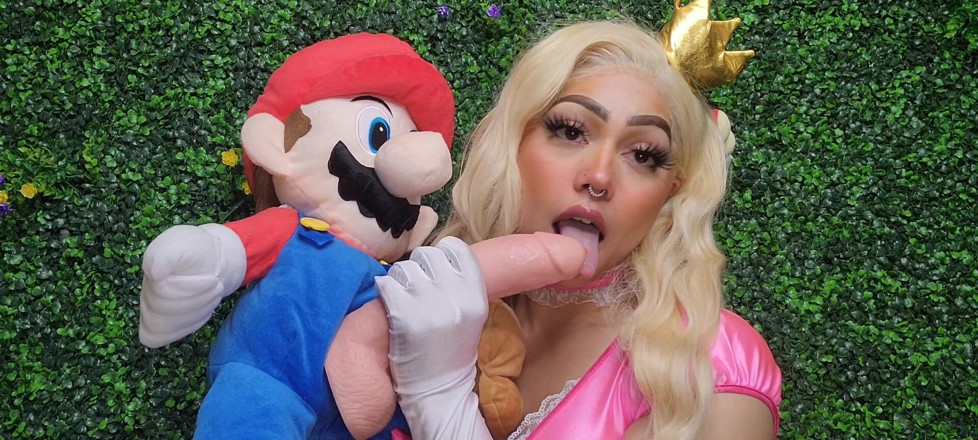 Mirage Desire: Peach und ihr kissen