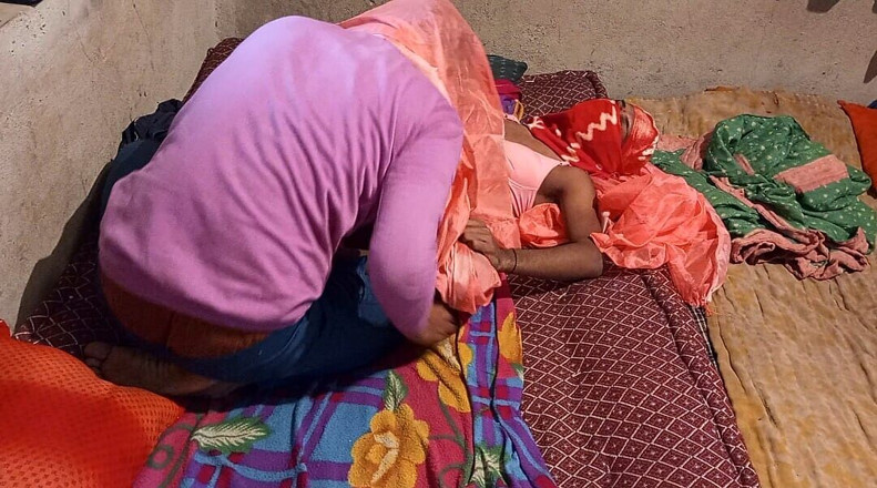 Indian Hijraji: bhaartiy kinnar hot desi larke ko chodta hai