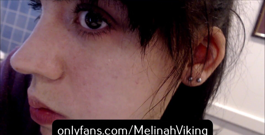 Melinah Viking: Eyeball me, amante!