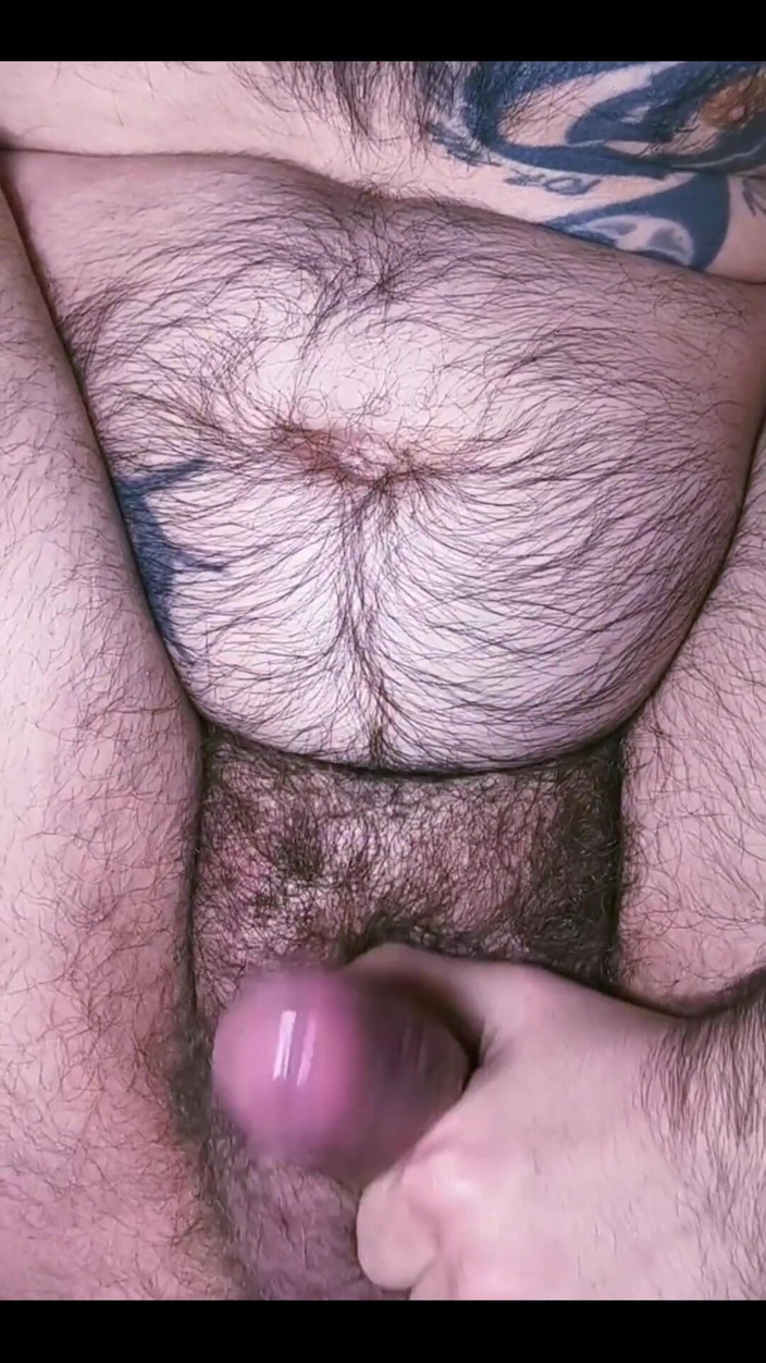 NaturalBornSinner: Uită-te la mine masturbând această pulă tare în timp ce îmi pompez...