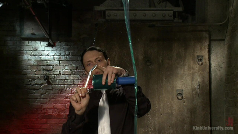 Kink University: Plastic wrap ophanging