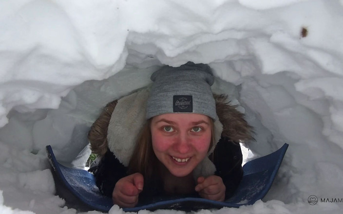 Maja Meer: Blocat într-un Igloo.. și lucrurile nu au mers așa cum a fost...