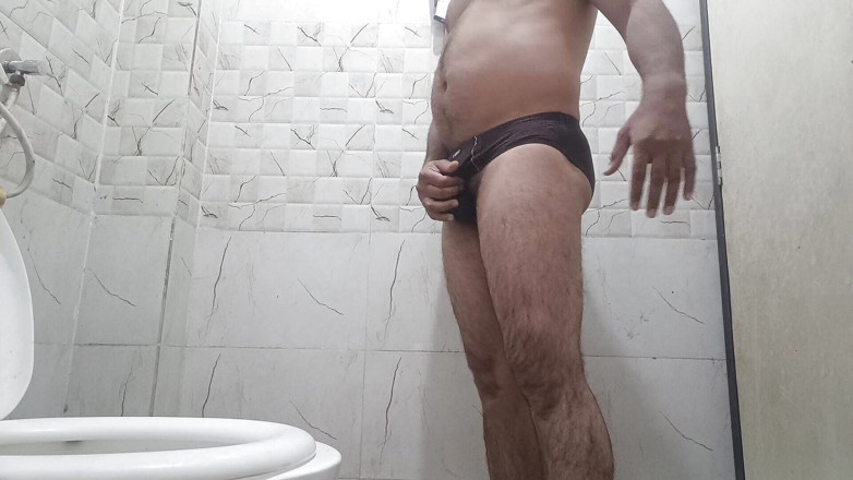 LovedSunsine1990: Am Sonntag habe ich mich komplett nackt auf der Toilette...