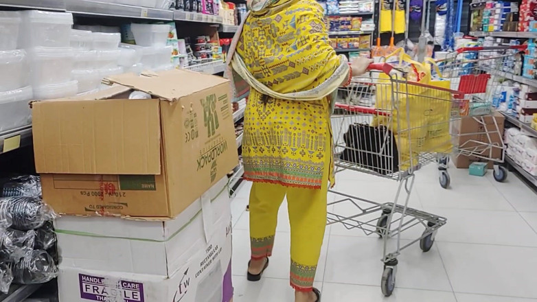 Sairaxsaim: Indiana pega no shopping