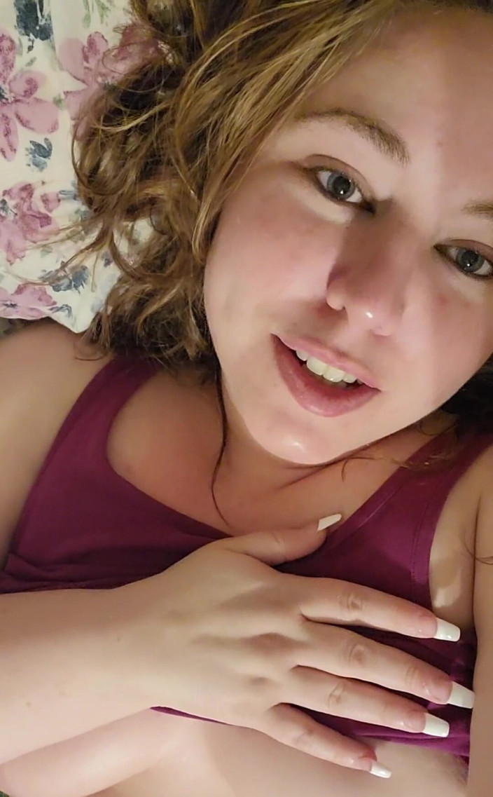 KinkyKatie: Ну lil cutie comin над - я дам ya результати пізніше