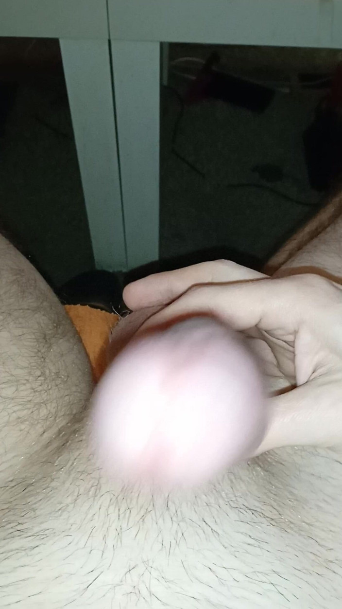 cut3p3tit3: Caresse verbale et pré-éjaculation