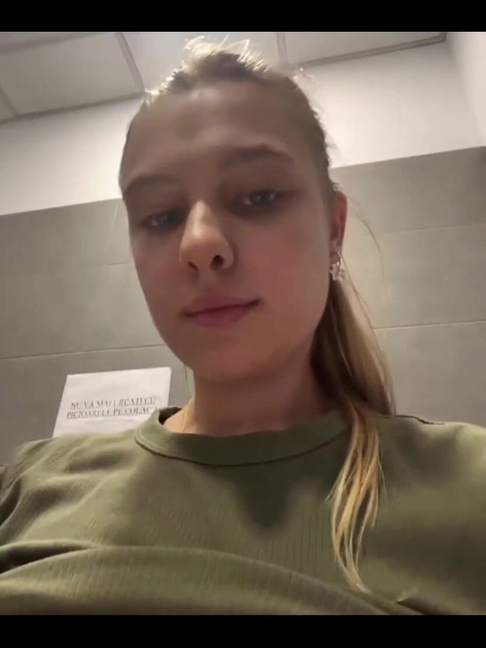 JuiceLussie: Extrême, doigtage de chatte en gros plan. Plug anal dans...