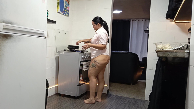 SugarPose: Stéphanie montre ses seins et son cul