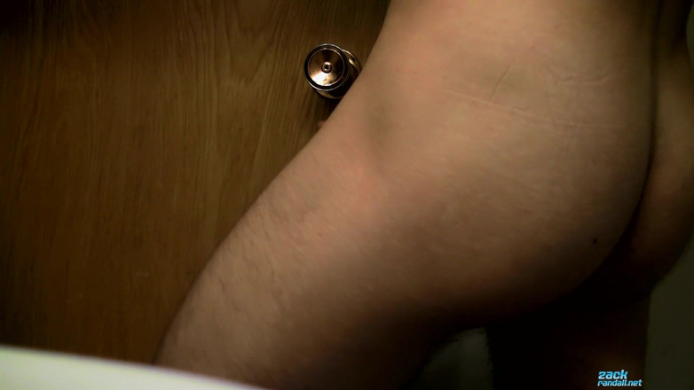 Zack Randall: Pov accarezzare il cazzo in bagno