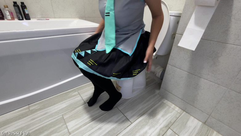 GassyKat: Il bagno quotidiano s2 episodio 20: Hastune miku