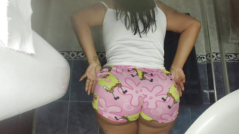 SENSESEX: Üvey anne odasında pijamasına işerken yakalandı