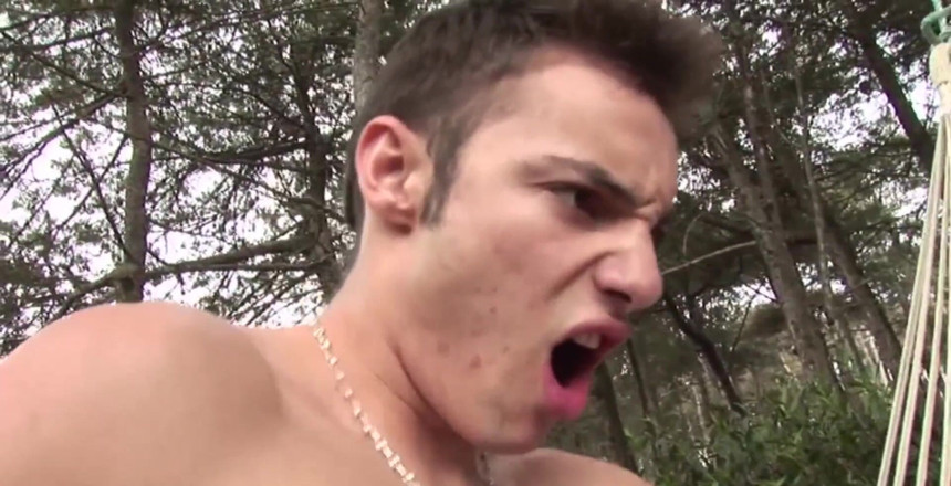 Latino Boys Studio: Niềm vui ngoài trời thô bạo với Adul và Hernan.
