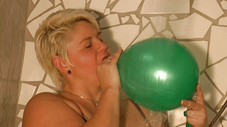 Anna Devot: Ballons im regen :-))