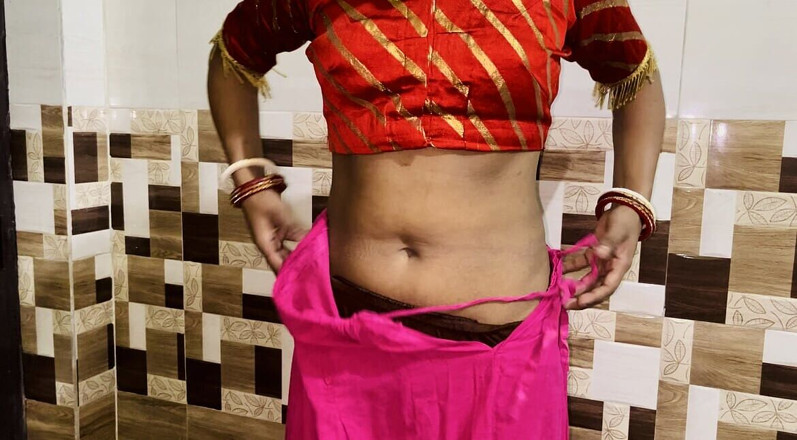 Desi Bhabhi 01: Desi Bhabhi Suhagrat Wali Video