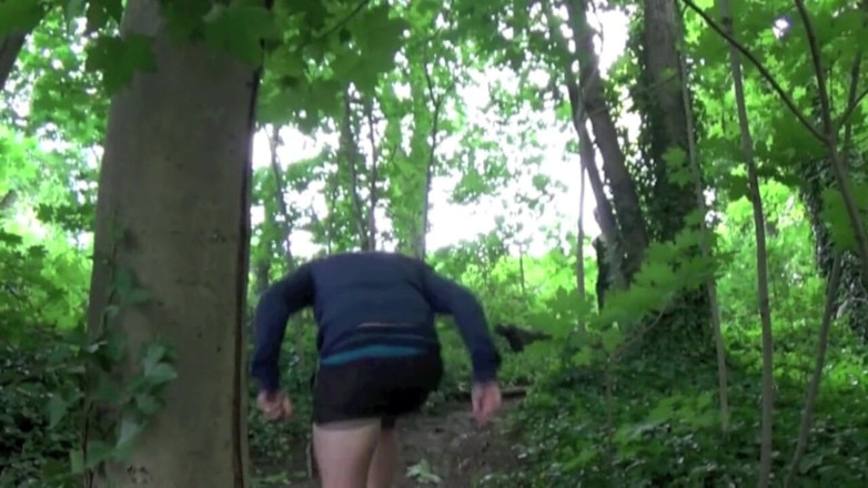 Gaybareback: Latynoski zerżnięty w lesie na świeżym powietrzu przez topowego francuskiego chłopca