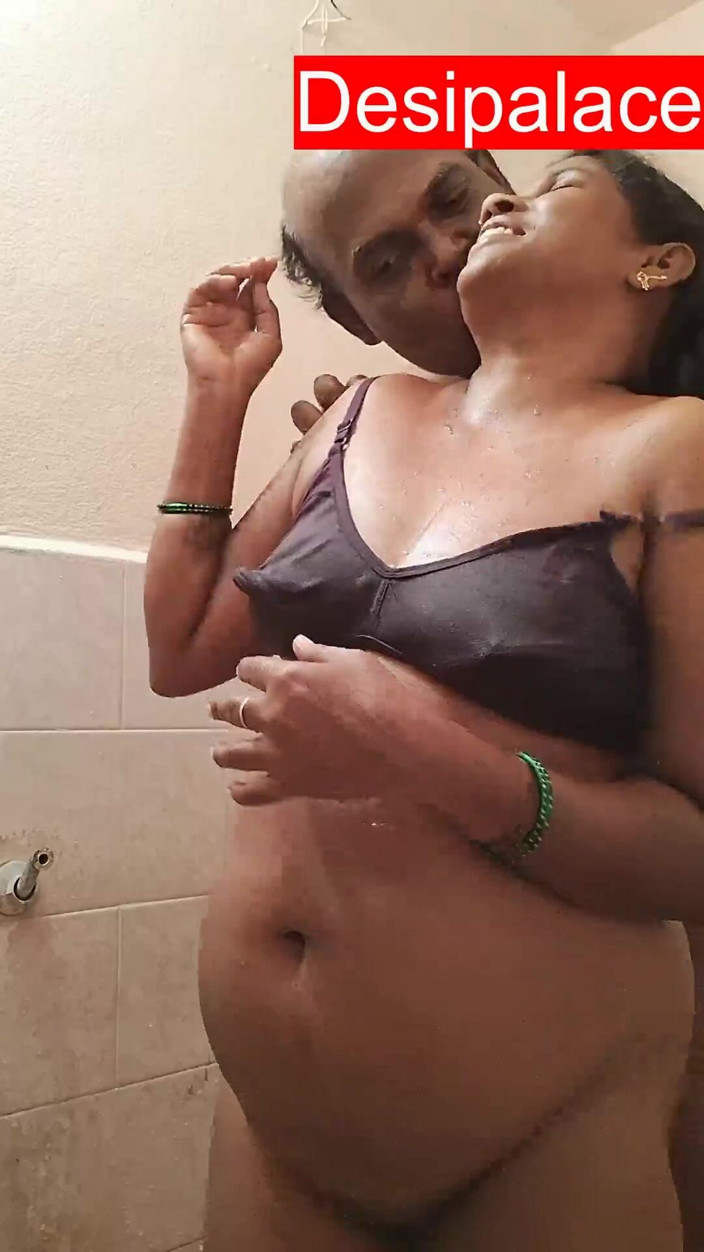 Desi palace: Hete badende seks deel 2