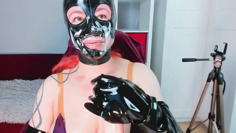 Ella Kross: Trasformazione della bambola in lattice istruzioni per