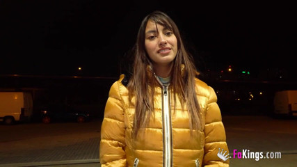 FAKings: Une jolie Mexicaine de 19 ans veut rencontrer des espagnoles : nous...