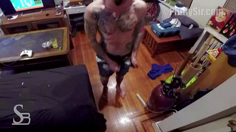Philly Sir Videos: Morgan застукали за курением в помещении во второй раз (сэр Брайан на точке зрения)