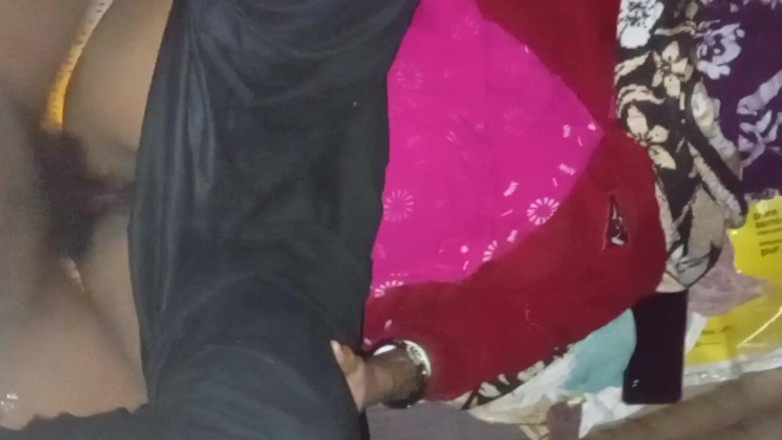 Bengaliauntykichut: Indischer desi-junge fickt sowohl meinen arsch als auch meine muschi,...