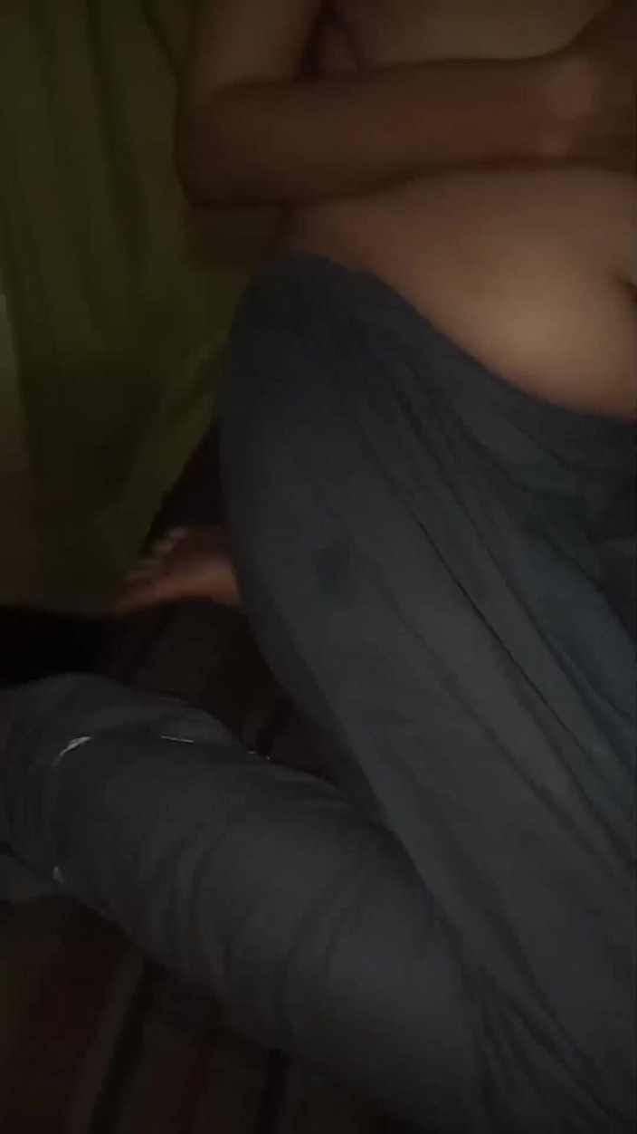 SHAKRATASNEEM: Sexy zu hause gefickt, so süß