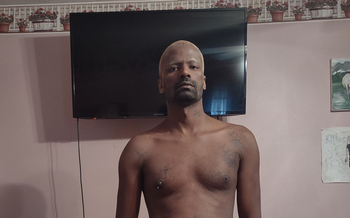 Marcus Shakur: Дрочити у ванній кімнаті