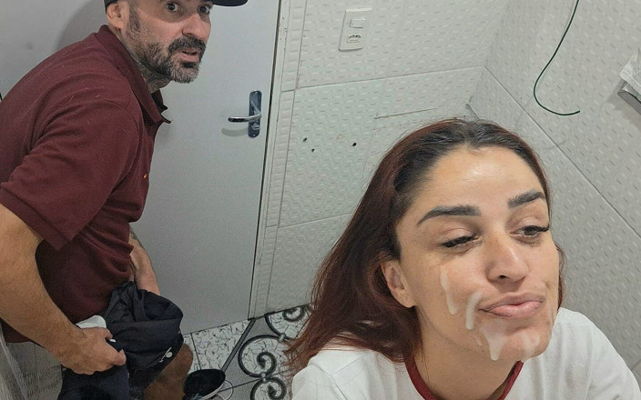 ksalnovinhos: Prezervatifsiz Bir Yabancı Tarafından Bir Barın Banyosunda Becerdin!