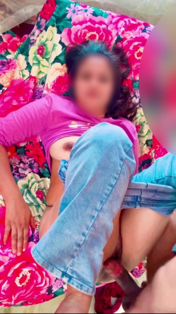 Your_aisha: Indiana menina do interior fodendo com tanta força com seu...