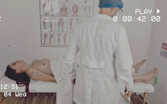 ksalnovinhos: Fétiche, une employée se fait baiser, elle se réveille